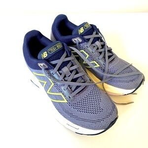 New Balance Woman’s FRESH FOAM 860 Gray Running Shoes size 9 B